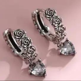 2026 New Style Fashionable Retro Elegant Rose Heart Zirconia Earrings Unique Design High End Ear Jewelry for Women