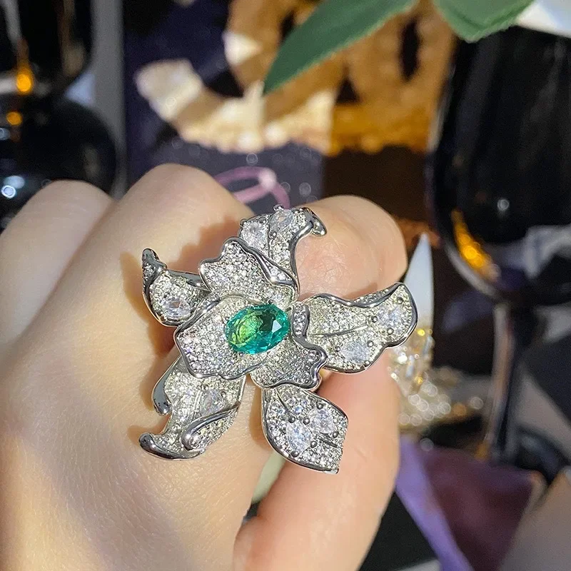 

New Lady Ring Senior Sense Big Flower Starfish Light Luxury Niche Design Exaggerated Fashion Everything Temperament Party