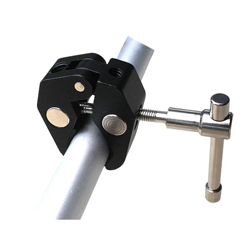 Crab Claw Grip Phot…