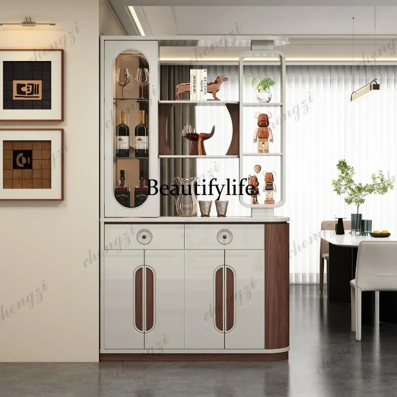 BBB Entering the home is opposite door, the entrance is partitioned,   living room is double-sided, the screen wine cabinet