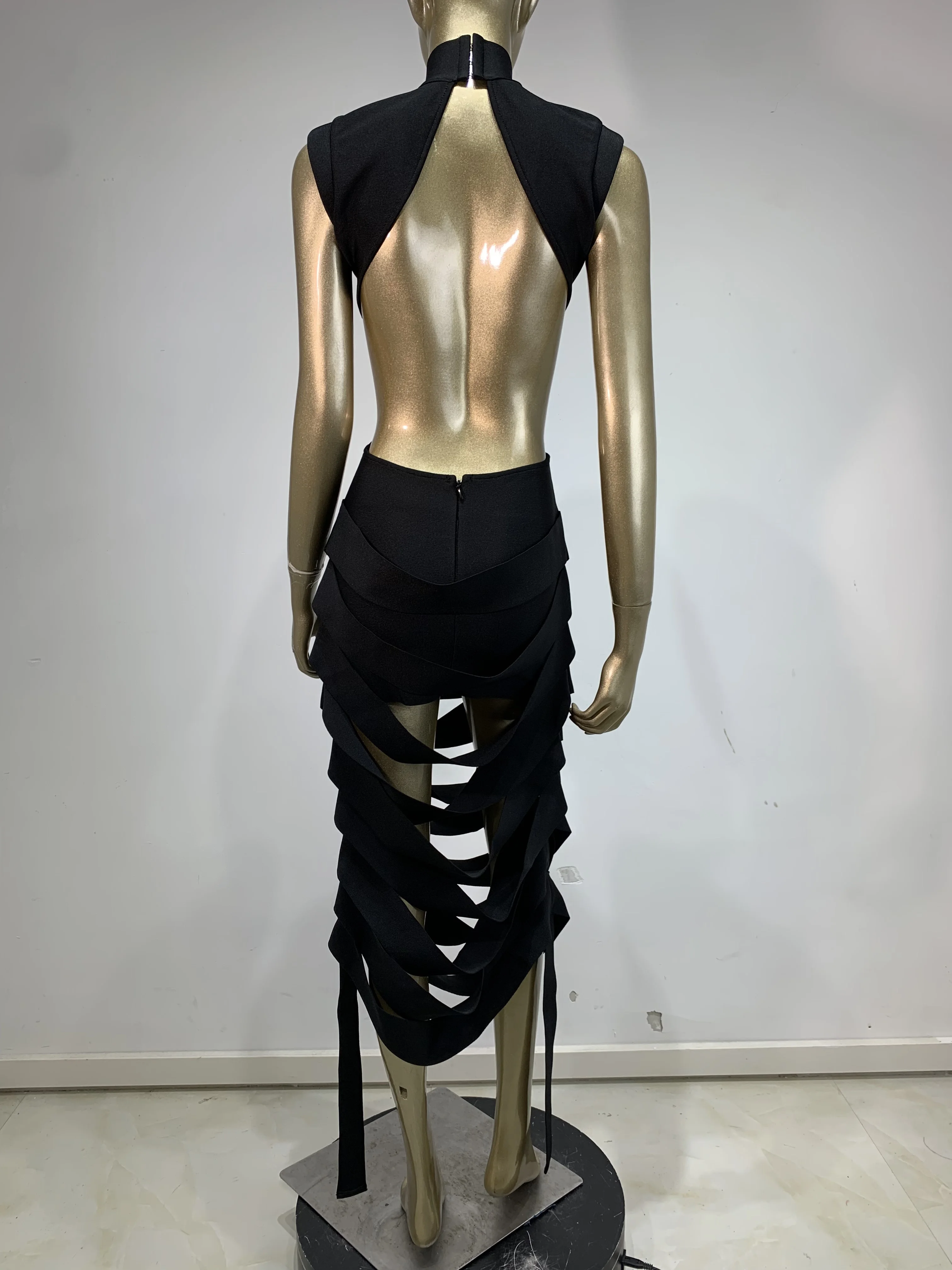 เดรสสไตล์พังก์สำหรับผู้หญิง สีดำ แบบผูกเชือก ไม่มีแขน โชว์หลัง ผ่าข้าง ยาวปานกลาง เหมาะสำหรับงานปาร์ตี้กลางคืน งานเลี้ยง หรือโอกาสพิเศษ