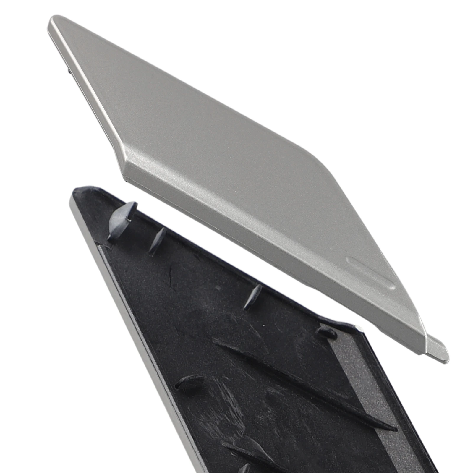 

Бампер Буксирный крюк Крышка проушины Задний бампер Крышка фаркопа Внешний вид Форма Размер Год модели Совместимость Замена буксирного крюка