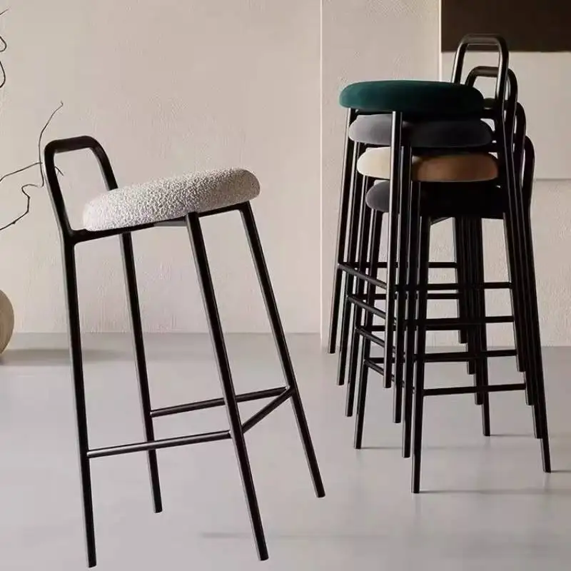 Kursi Bar Gaya Jepang Logam Nyaman Sederhana Ergonomis Kursi Bar Luar Ruangan Desain Modern Mewah Furnitur Taburetes De Bar