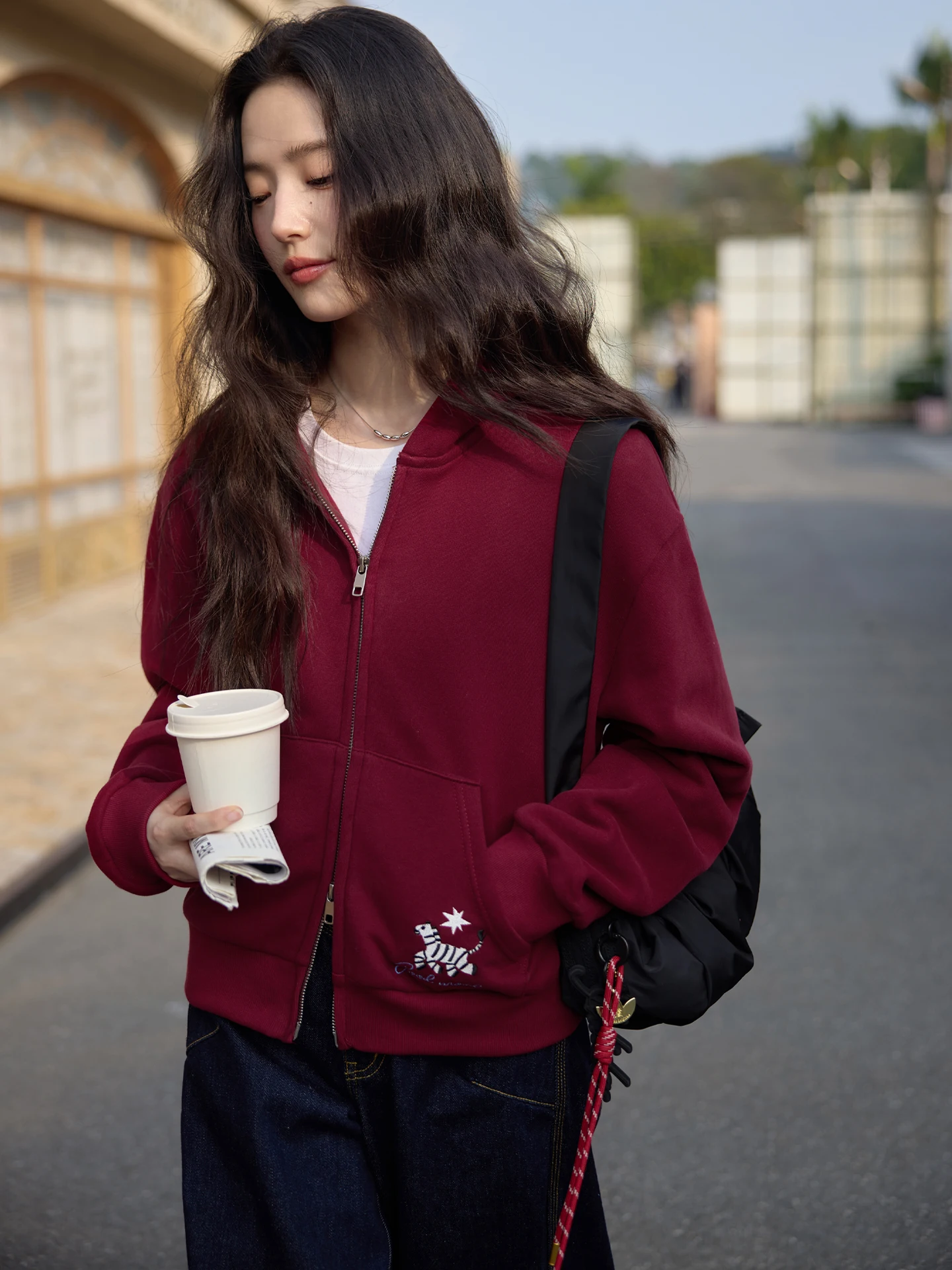 

Ретро-красная толстовка с вышивкой для женщин, узорчатая, весенняя, модная, повседневная, теплая, из смесового хлопка, на молнии