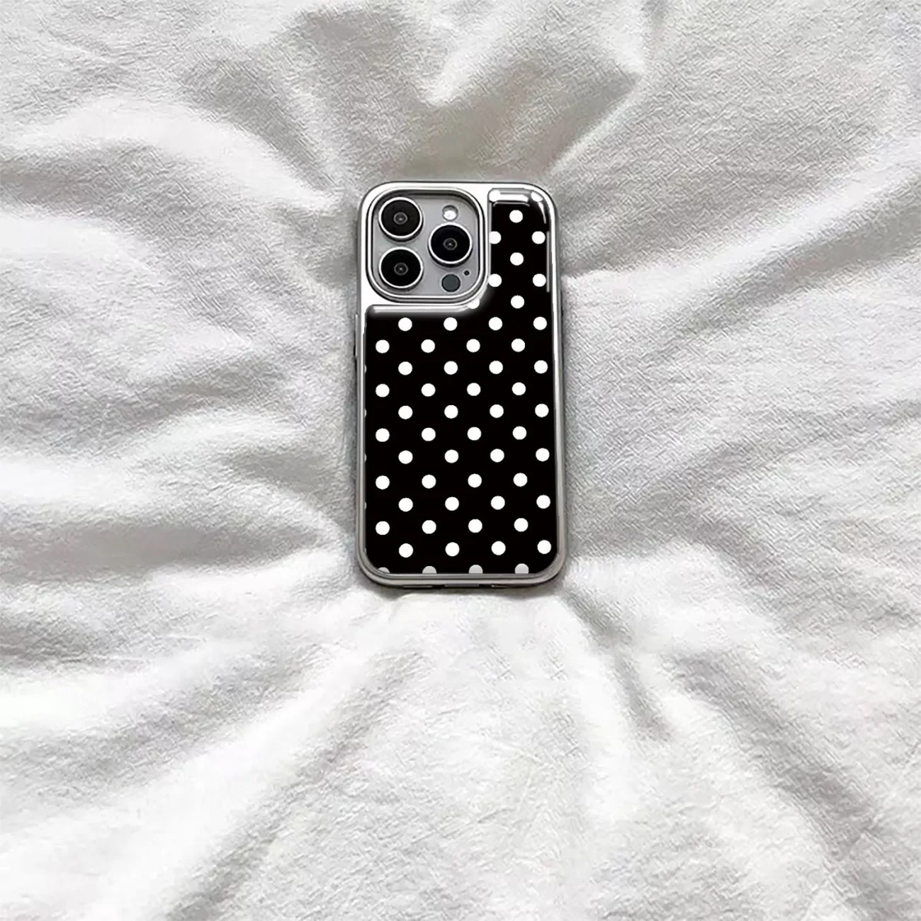 Cute Cartoon Black Background White Polka Dots Korean Simple Phone Case For iPhone 17 16 15 14 13 12 11 Pro Max Plus Y2K Cover