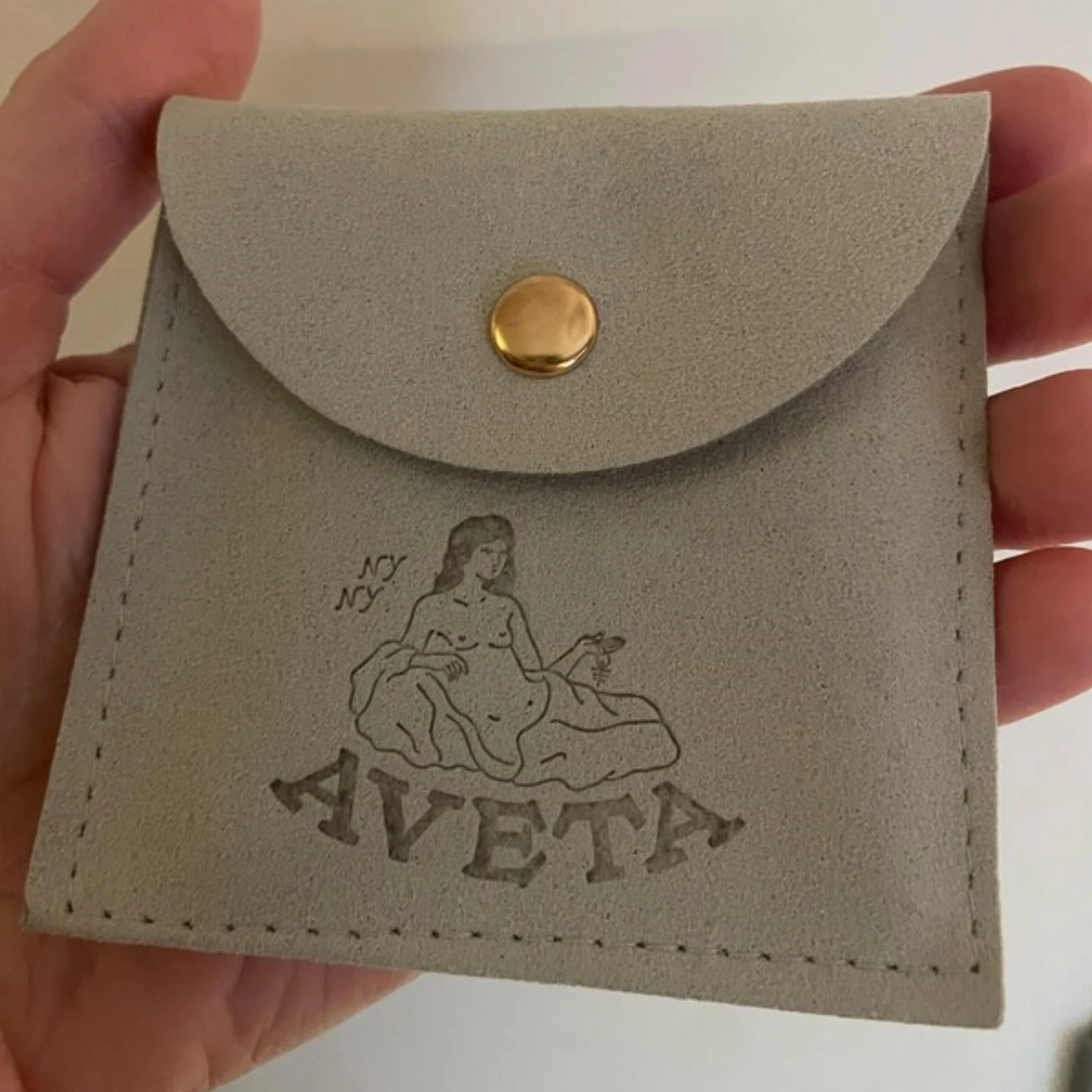 

Персонализированная фиолетовая шкатулка для драгоценностей из 20 шт. с мешочком из микрофибры: набор упаковки с логотипом