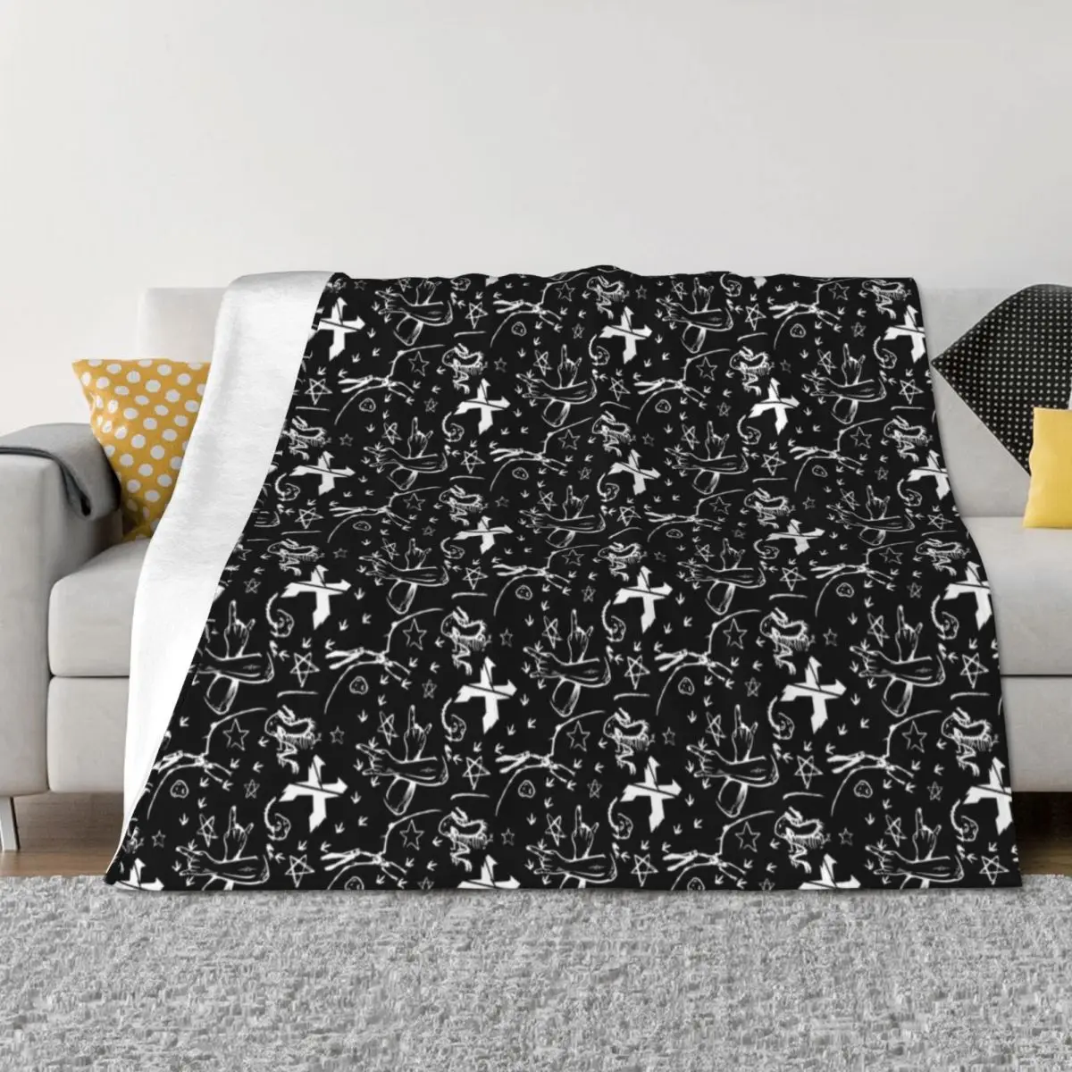 

Headbanger Pattern Black & White Throw Blanket Hairy Blankets For Baby anime Warm Blankets