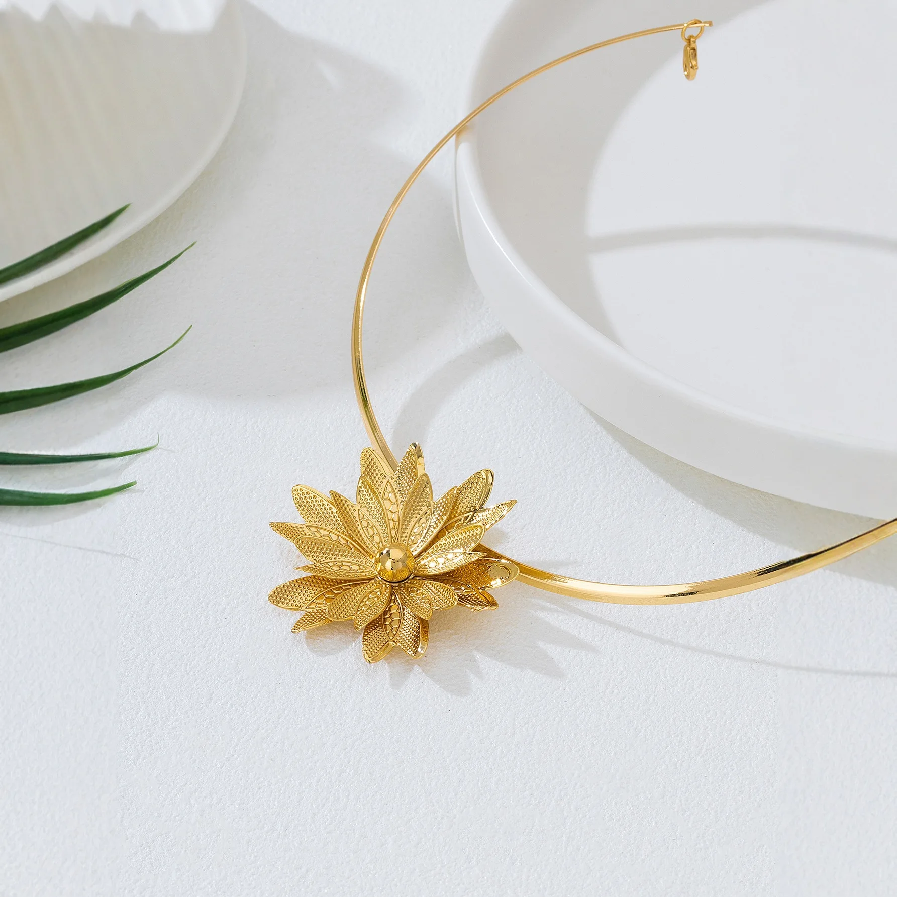 ثلاثي الأبعاد عباد الشمس قلادة قلادة طوق النساء الفتيات هدايا مجوهرات الأزياء رائجة البيع هدية حفلة 2025 نمط جديد