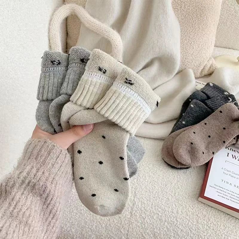 1/3/5/10 Pairs Random Women Autumn Winter Classic Retro Polka Dot Pattern Thick Fleece Lined Warm Terry Mid‑Calf Socks