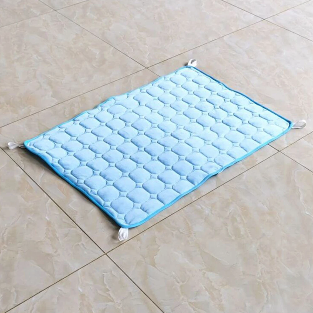 

Fashionable Large Cooling Mat for Pets Breathable Lightweight Dog Cat Summer Rest Pad Heat Dissipation Safe Material