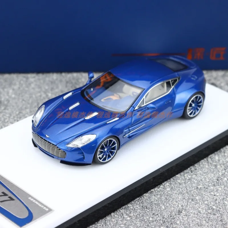 

В наличии: 1:64 Aston Martin ONE 77, литая под давлением модель автомобиля из искусственной смолы, праздничная подарочная игрушка для мальчиков, коллекционное украшение для взрослых.