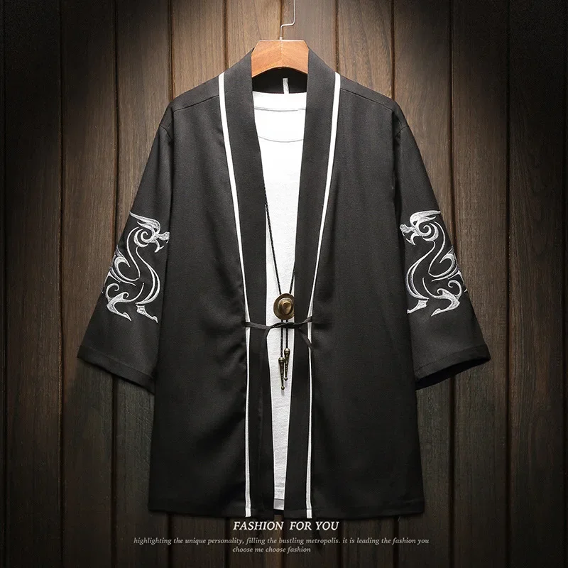 Stile cinese ricamato uomo Kimono costumi Samurai Retro Harajuku Kimono Cardigan giapponese Yukata Haori Plus Size giacche