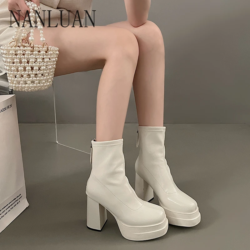 

2024 Boutique Winter High-heeled Fashion Boots New Solid Color Thick Heel Women's Shoes High Quality Banquet Fashion Boots