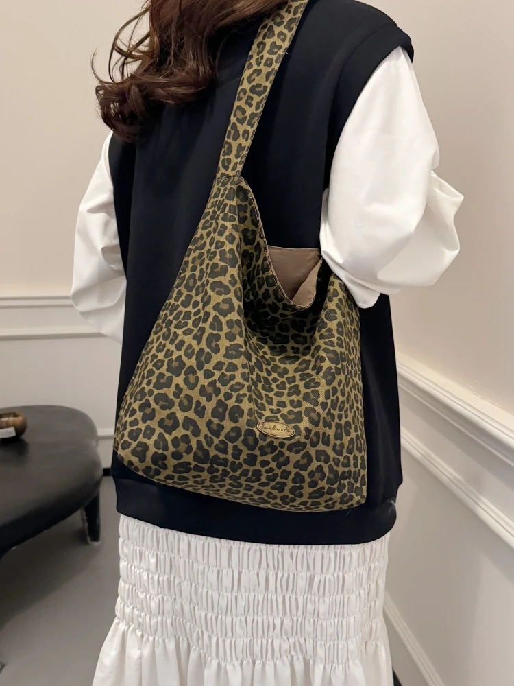 bolsa-tote-ande-com-estampa-de-leopardo-bolsa-casual-fena-para-cras-bolsa-de-ombro-em-lona-ia-estilo-commuter