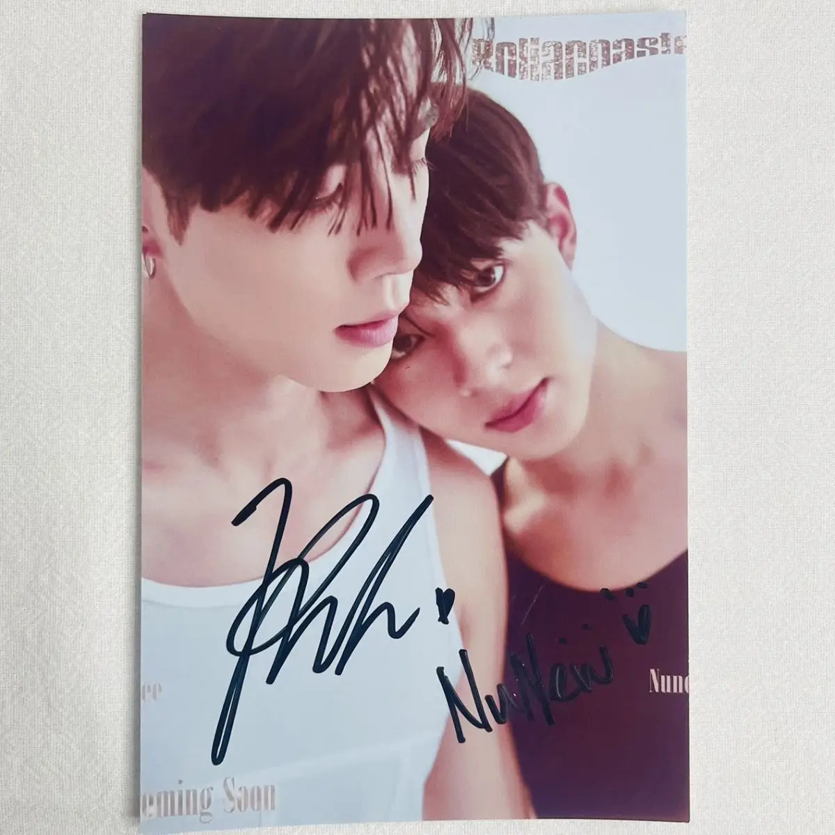 Thai Drama Sweetheart Pie Zee Nunew Persoonlijk Gesigneerd Promotiefoto 6-Inch Niet-Geprint Verjaardagscadeau