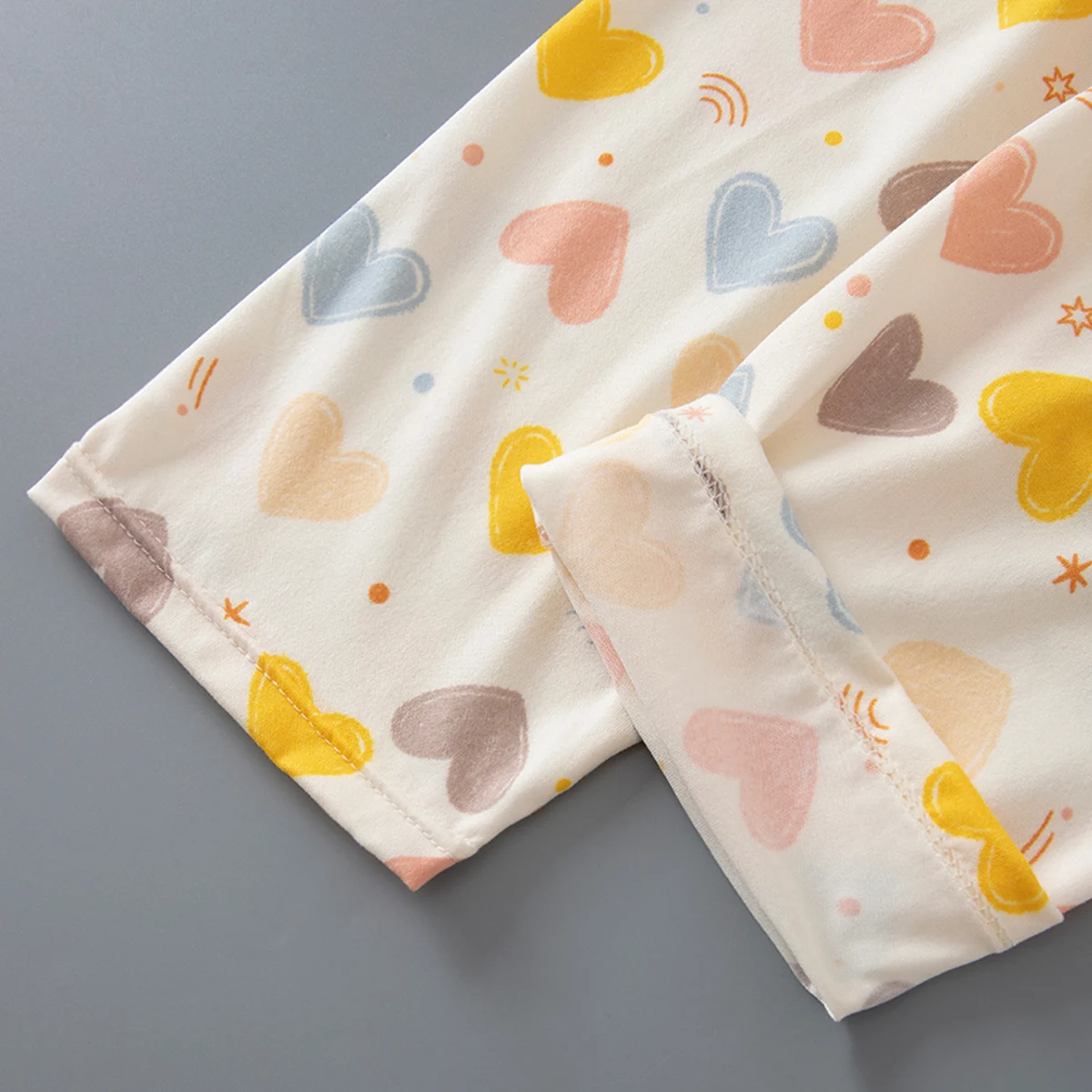 2-teiliges Herbst- und Winter-Set für Kinder mit süßem Liebesmotiv, bestehend aus langärmeligem Oberteil und Hose, bequeme Freizeitkleidung und Schlafanzug für Mädchen. – Detail 22