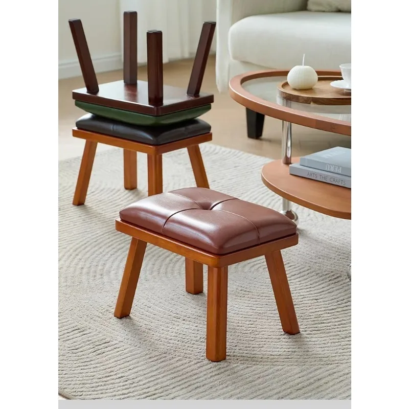 革製無垢材の小さなスツール、家庭用ローベンチ、リビングルームスツール、ソフトバッグパッド、コーヒーテーブル、スクエアスツール、クリエイティブなデザイン