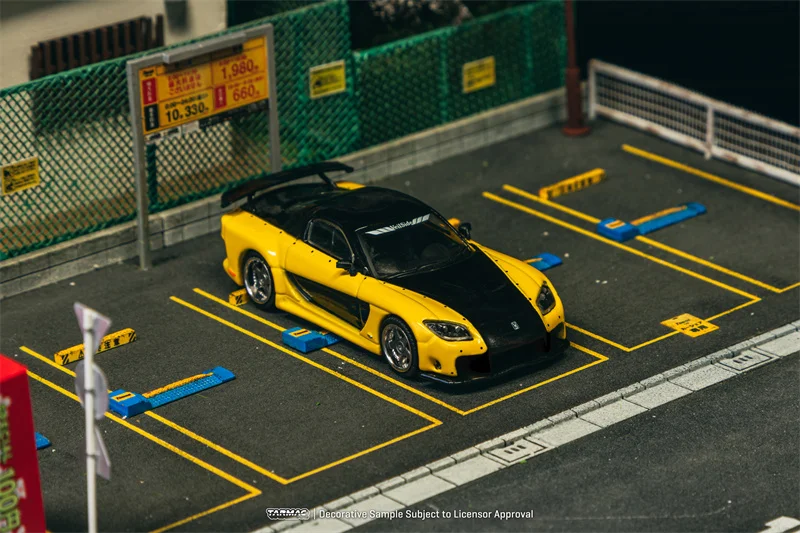 

Tarmac Works 1:64 VeilSide RX-7 Fortune7 Yellow Black Diecast Collector's Vehicle Model Car