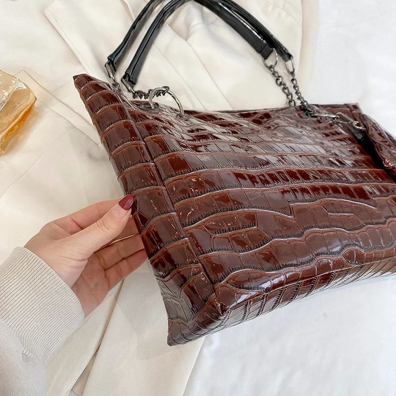 Borsa ascellare con catena a grana di coccodrillo di moda borsa madre per bambini di grande capacità borsa a tracolla versatile da donna di moda
