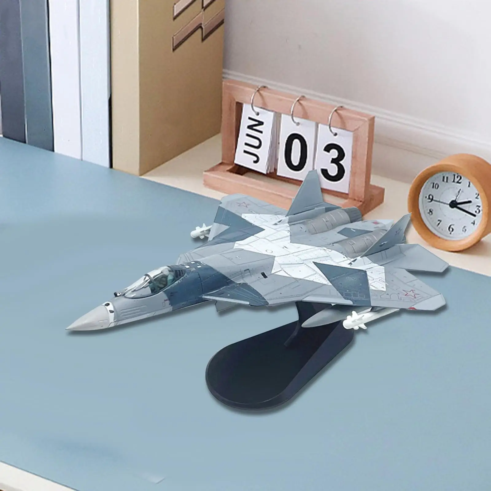 نموذج سبيكة Diecast بمقياس 1/100 SU 57 مقاتلة لغرفة النوم وخزانة التلفزيون والمكتب #2