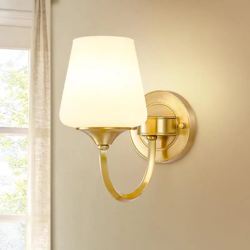 アメリカンスタイルの壁ランプ寝室のベッドサイドランプすべて銅フレンチライト高級リビングルームの階段ヨーロッパのレトロな新しいハイエンドc