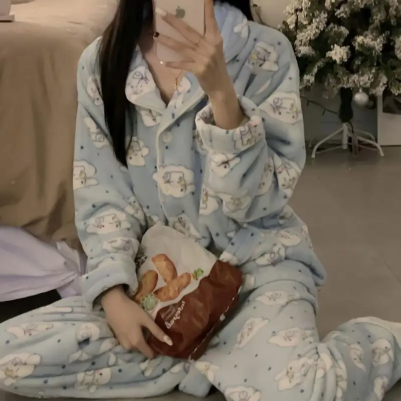 

Женский фланелевый комплект пижамы Sanrio из кораллового флиса с рисунком Cinnamoroll, утолщенный, теплый, уютный, для дома, осень-зима