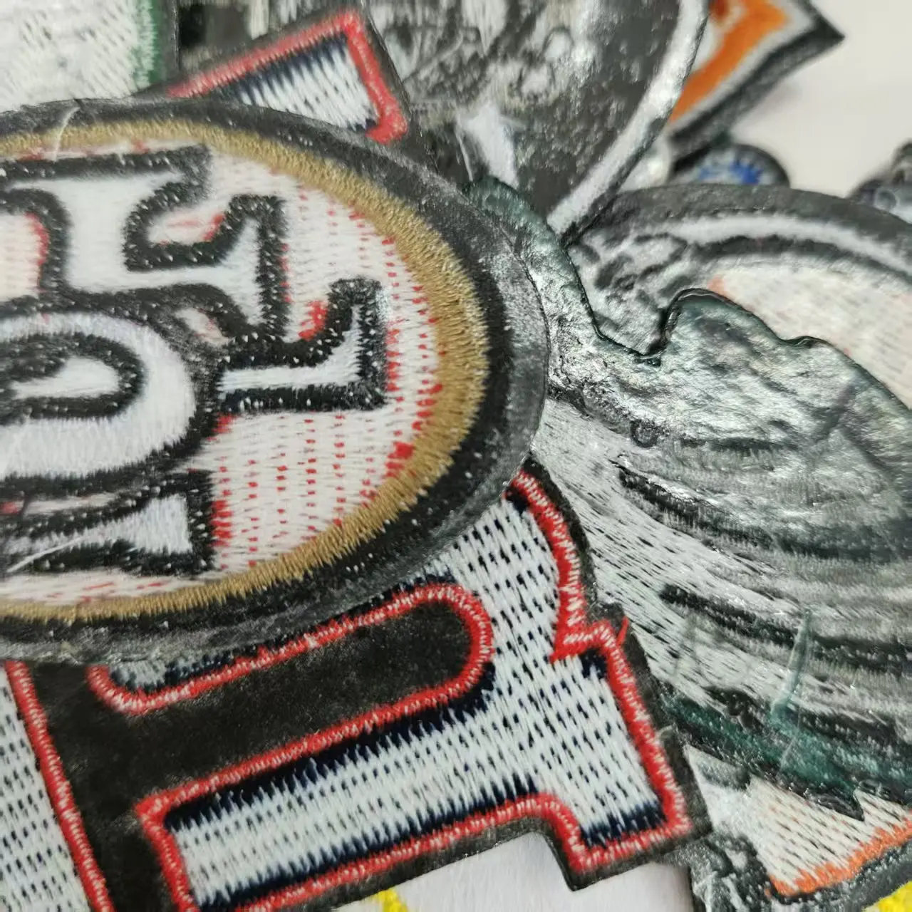 

36pcs/lot mixed American Football Team Logo Patches Iron On Embroidery Applique Sew on Badge DIY Clothing Stickers Decoration