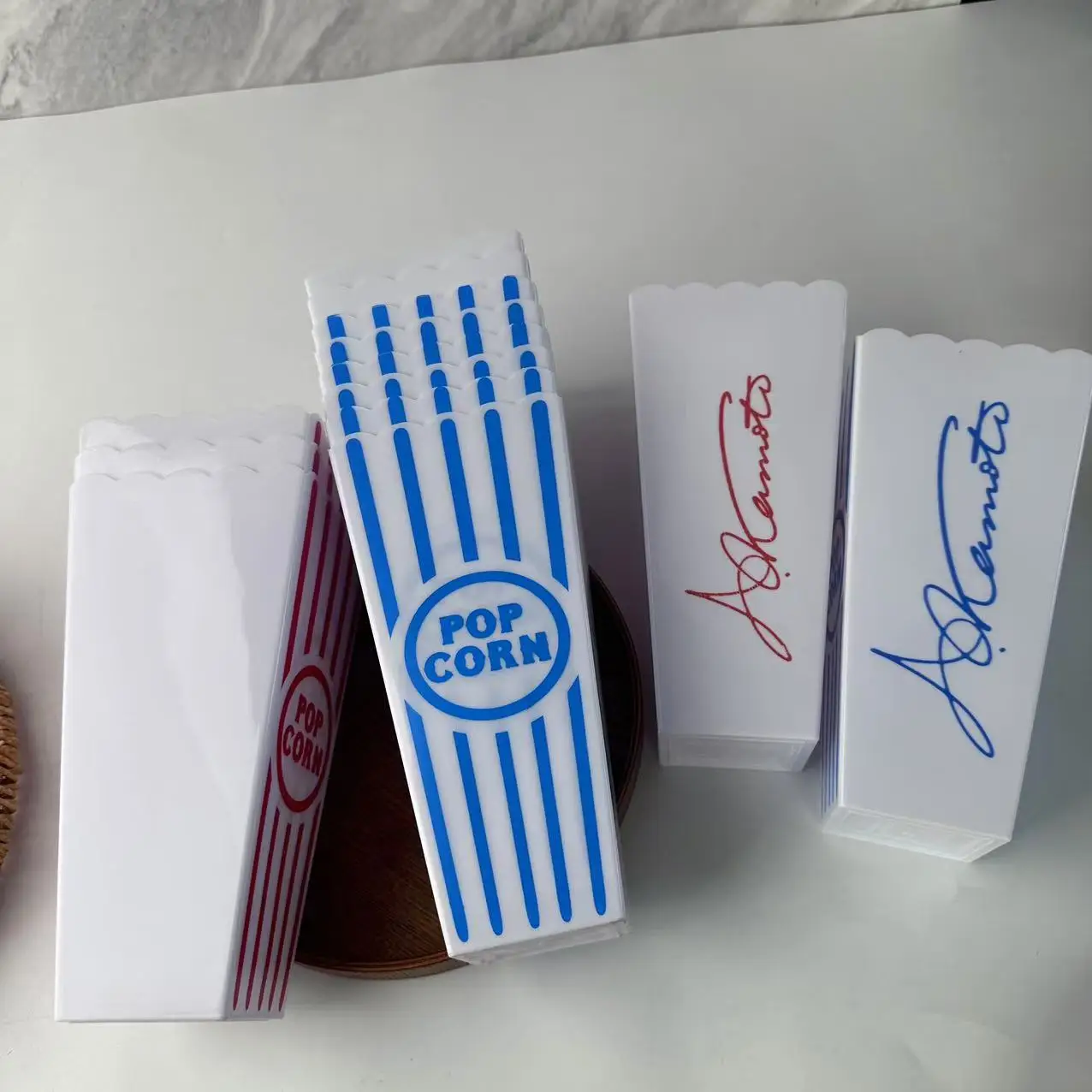 7.25in موضة المشارب الفشار تخزين الفشار صندوق ورقي صناديق الفشار المطبوعة شريط نمط الحاويات أكواب الفشار أكياس