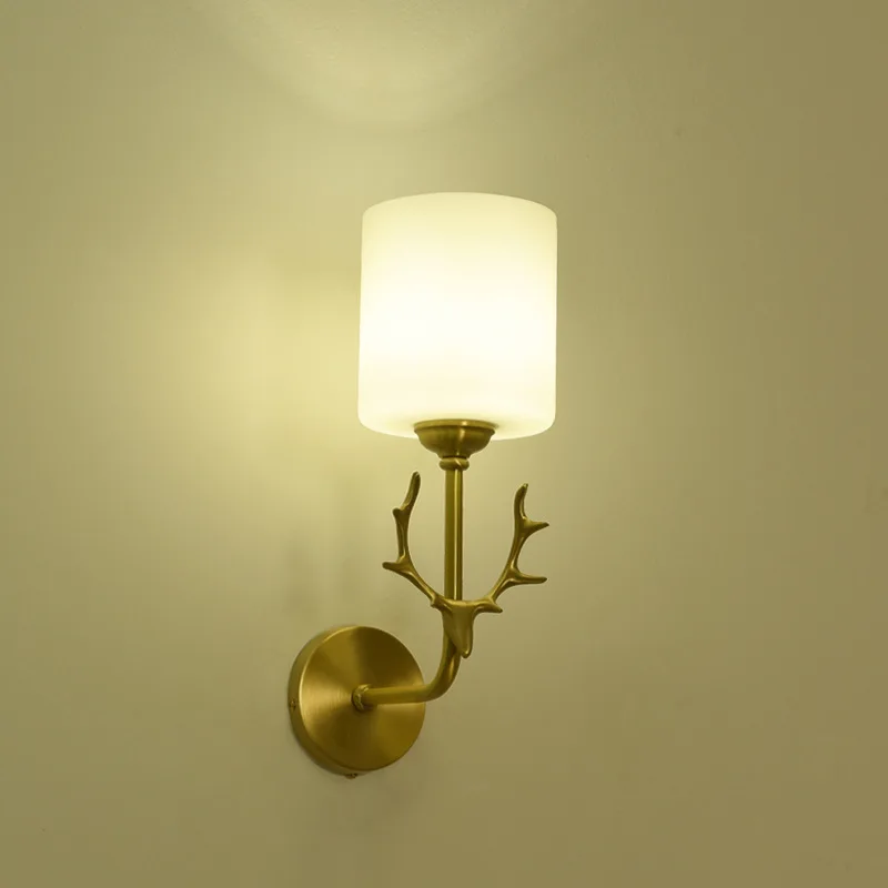 

Новый настенный светильник в скандинавском стиле, полностью медный, современный, простой, с рогами, для гостиной, прохода, персонализированный, креативный, с головой оленя, прикроватная лампа для спальни