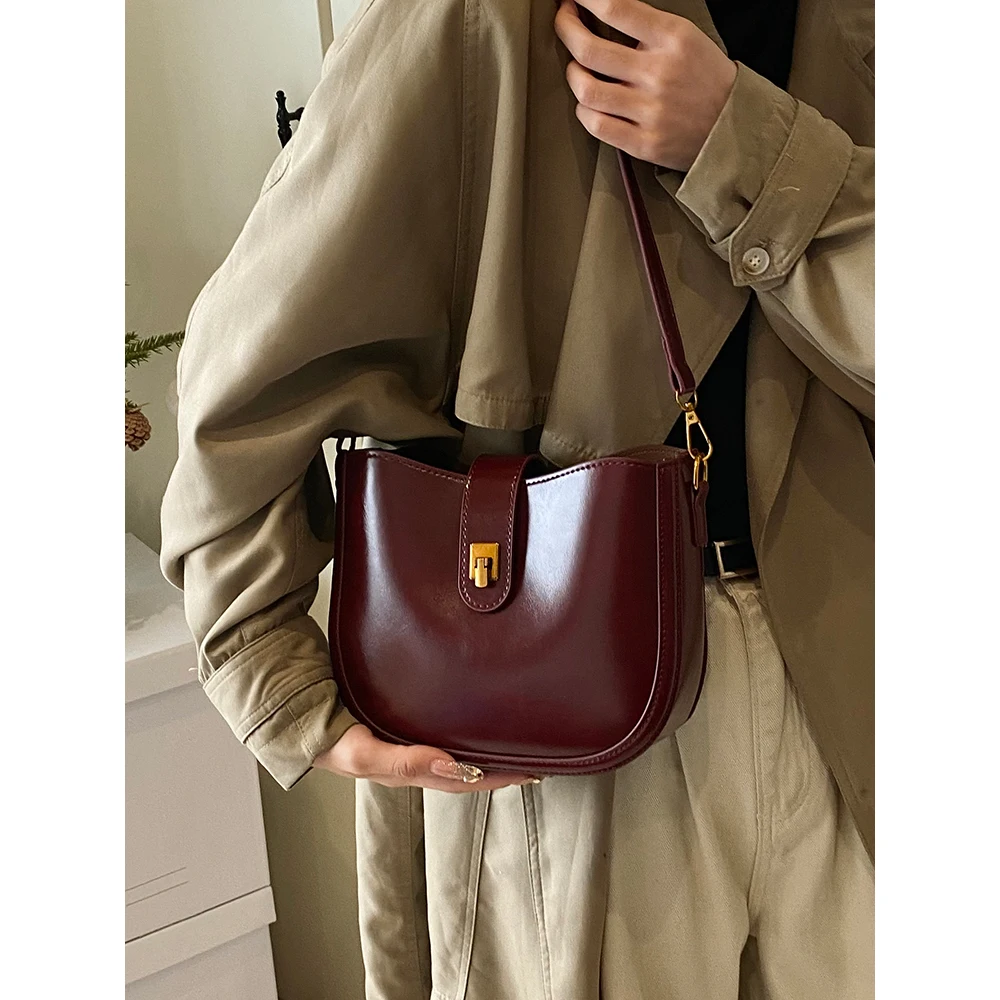 Women Burgundy Bucket Bag Solid Fashion Pu Leather Crossbody Bags Female Versatile Leisure Chain Shoulder Pack Semicircle Bags