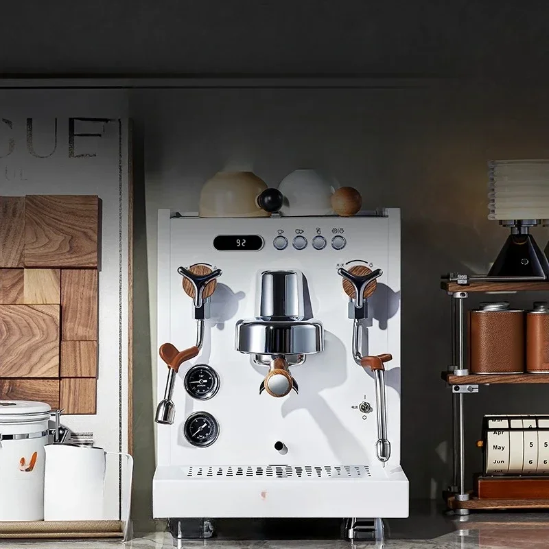 Small semi-automatic household Italian commercial coffee machine for milking