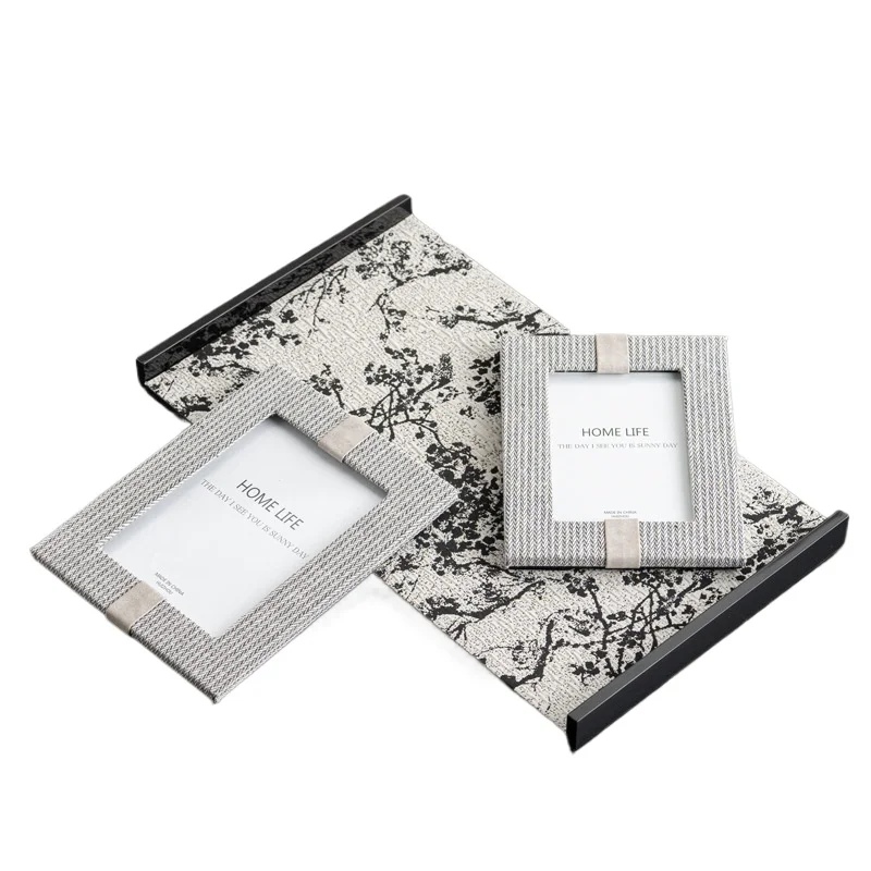 

Modern light luxury soft decoration with set model room bedroom bedside table bay window photo frame ornament