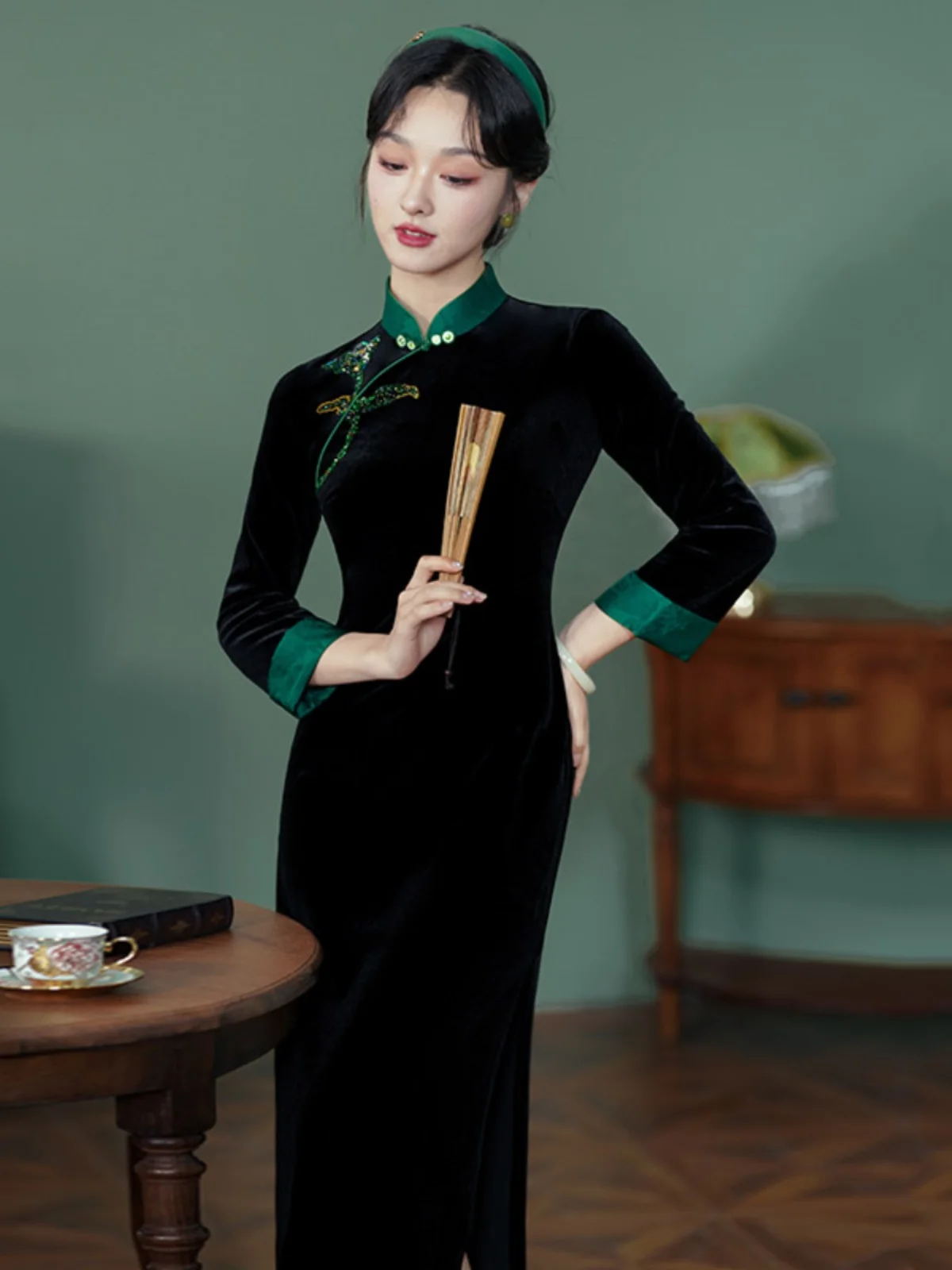 

Черное бархатное длинное платье-ципао в стиле олдскул с вырезом на талии, весна-осень, китайский стиль