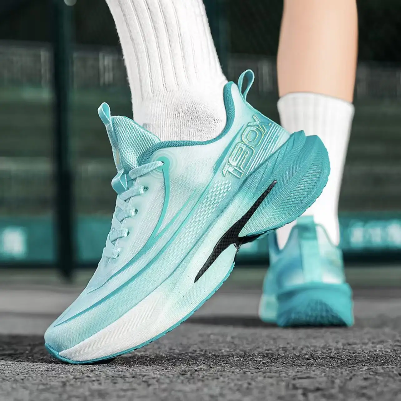 

Модные мужские кроссовки: дышащие, легкие, мягкие, плоские, с амортизацией, износостойкие, для спорта и бега