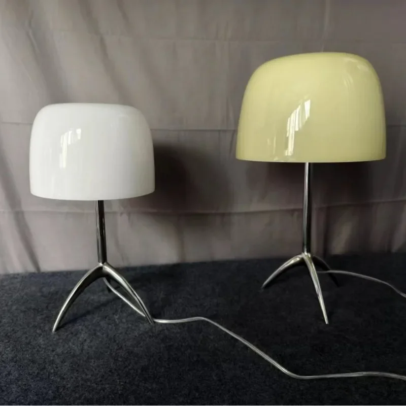 

Light luxury, modern and simple bedroom decoration, bedside study, living room glass, personality, full copper desk lamp