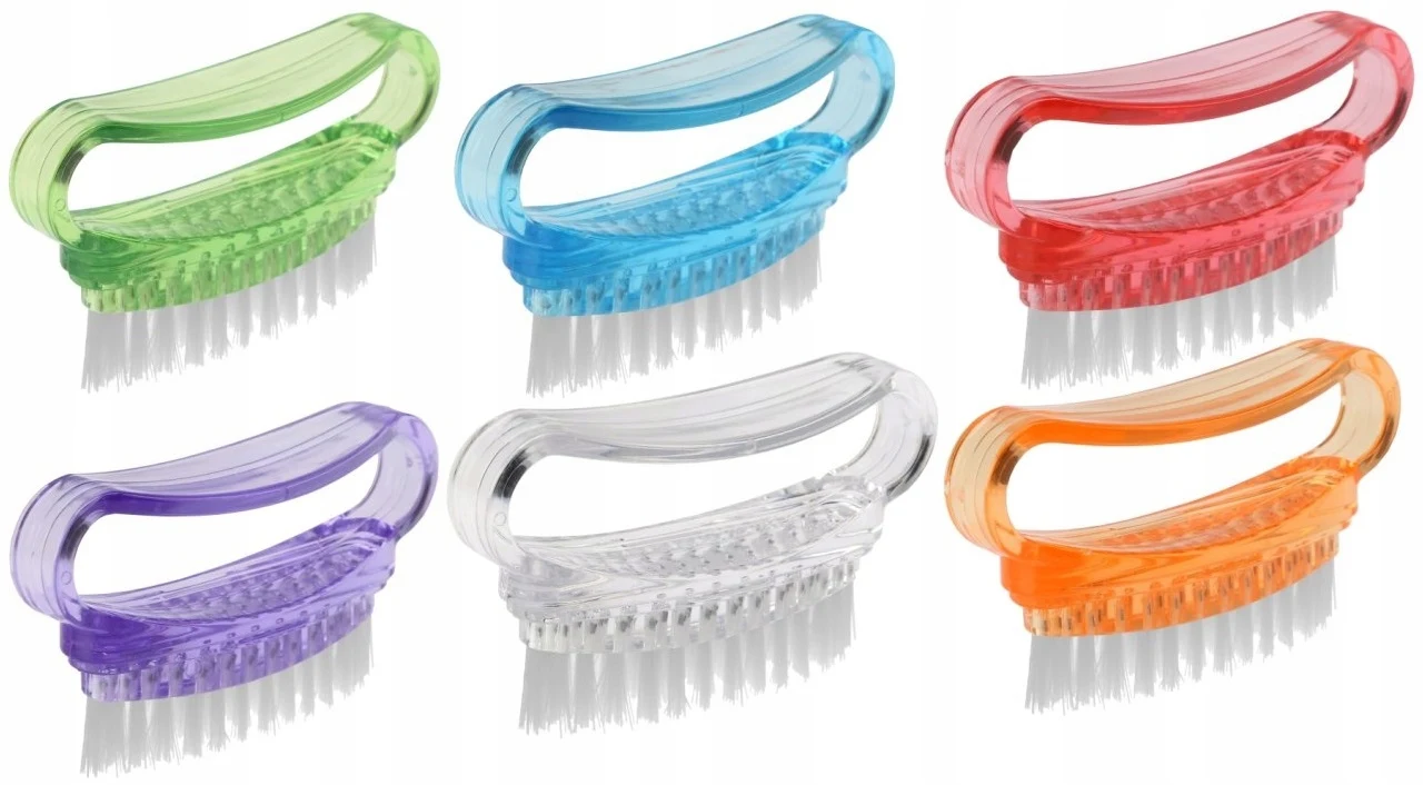 Fotografia 3: Escova de dentes para limpeza de mãos e unhas com tampa