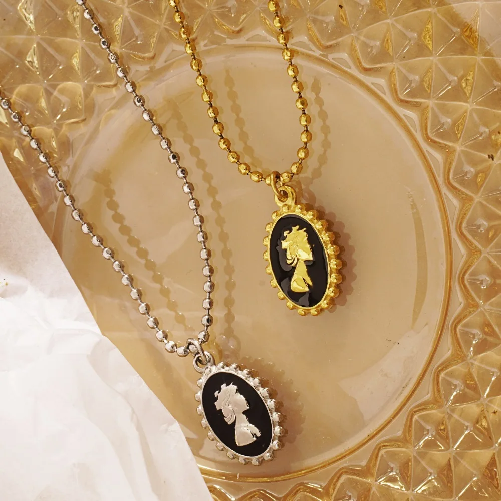 Court Style Queen Portrait Oval Elizabeth Lady Collarbone Necklace Pendant Jewelry In Stainless Steel