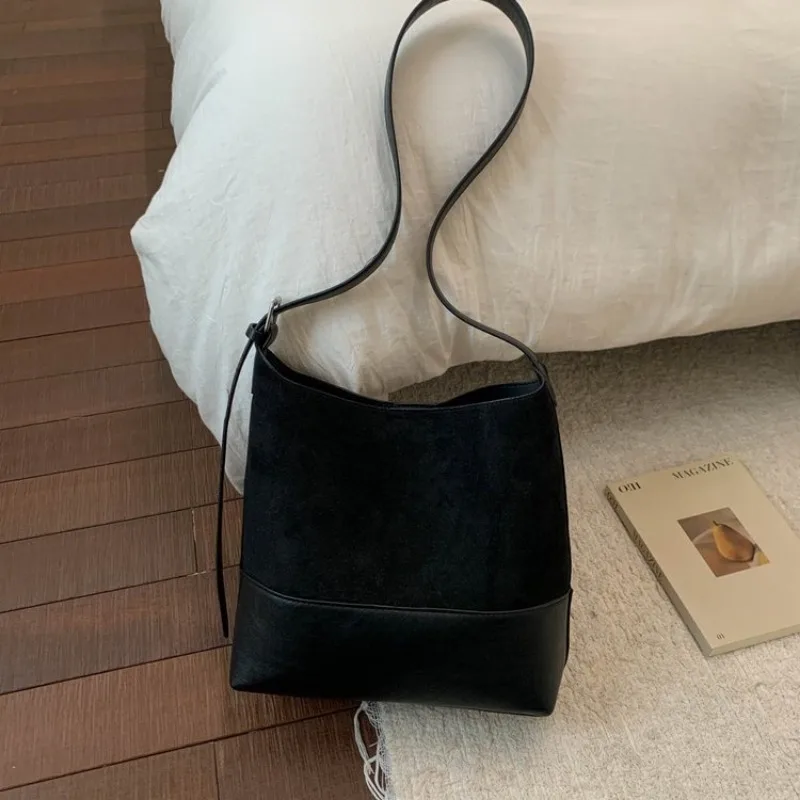 

Elegant Timeless Diaper Bag One Shoulder Baby Outing Daily Use Exquisite Portable Trendy Simple Sophisticated Chic Functional