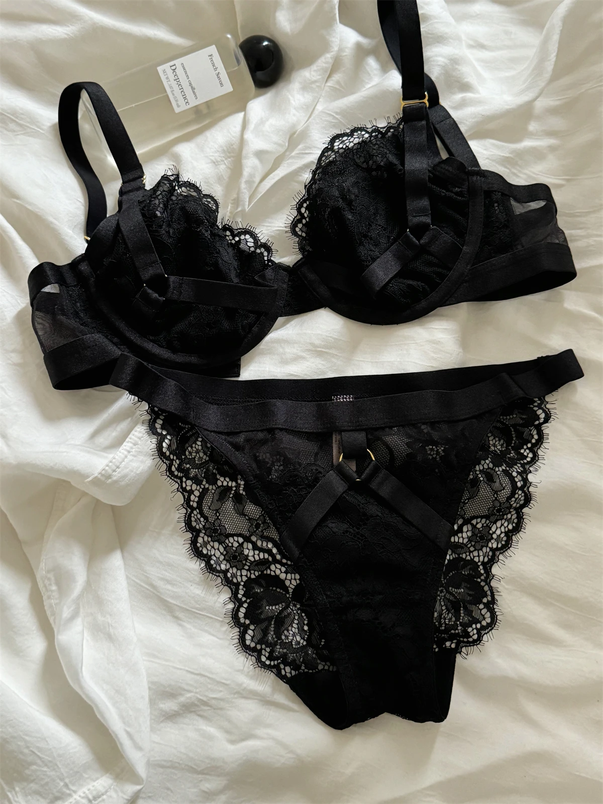 

Romantic sexy lingerie with breifs set women large size niche thin lace sexy upturned bra suit underwear female