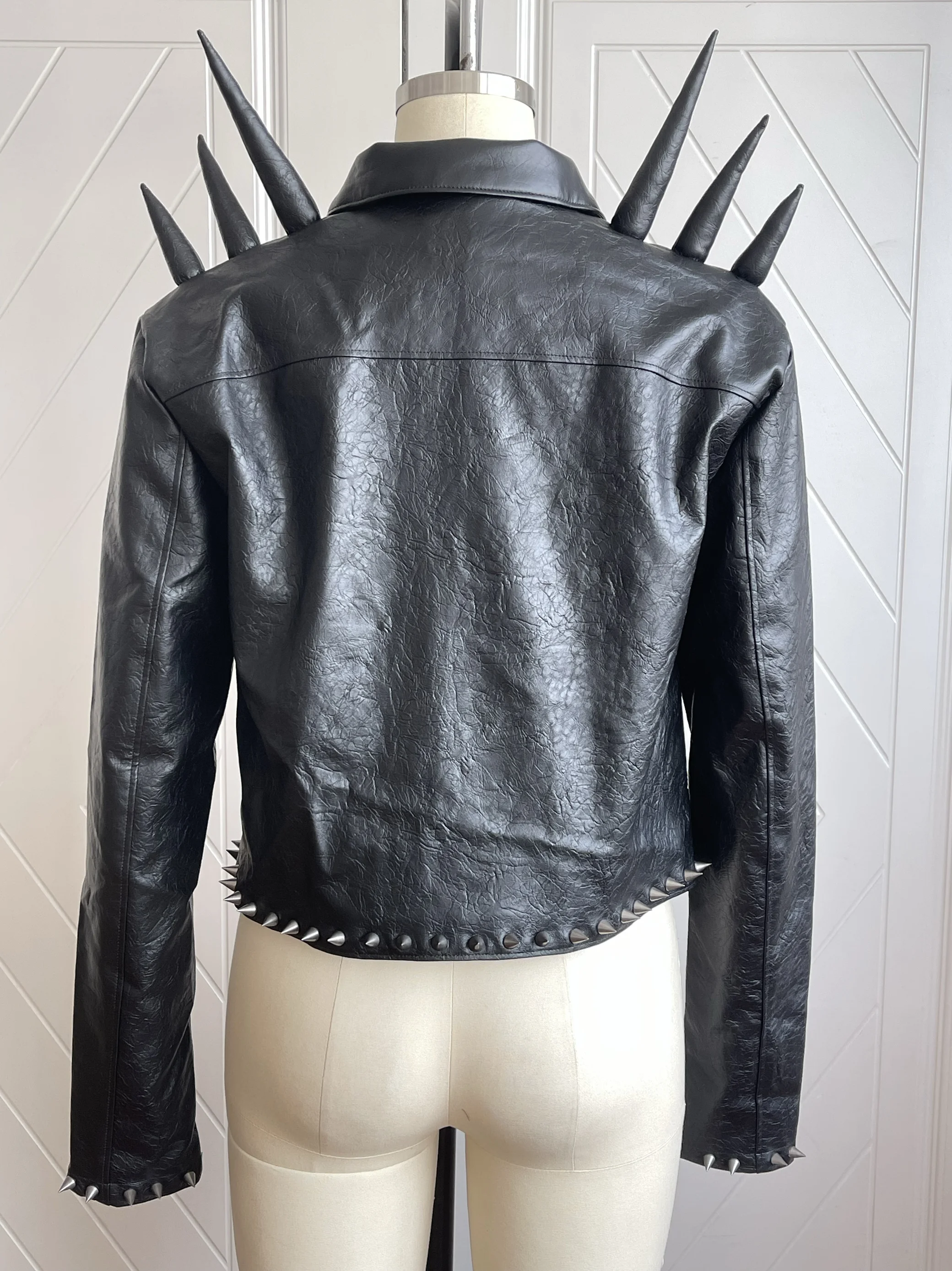 Sli k PU cuir Jaet manteau femme Rivet décoré coupe ajustée ort fermeture à glissière Long col Sve Faionable