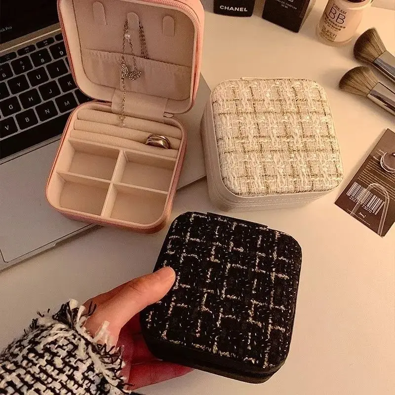 Boîte de rangement de bijoux de voyage Portable pour femmes, Mini présentoir de bijoux à la mode pour bagues, boucles d'oreilles, colliers, Bracelets