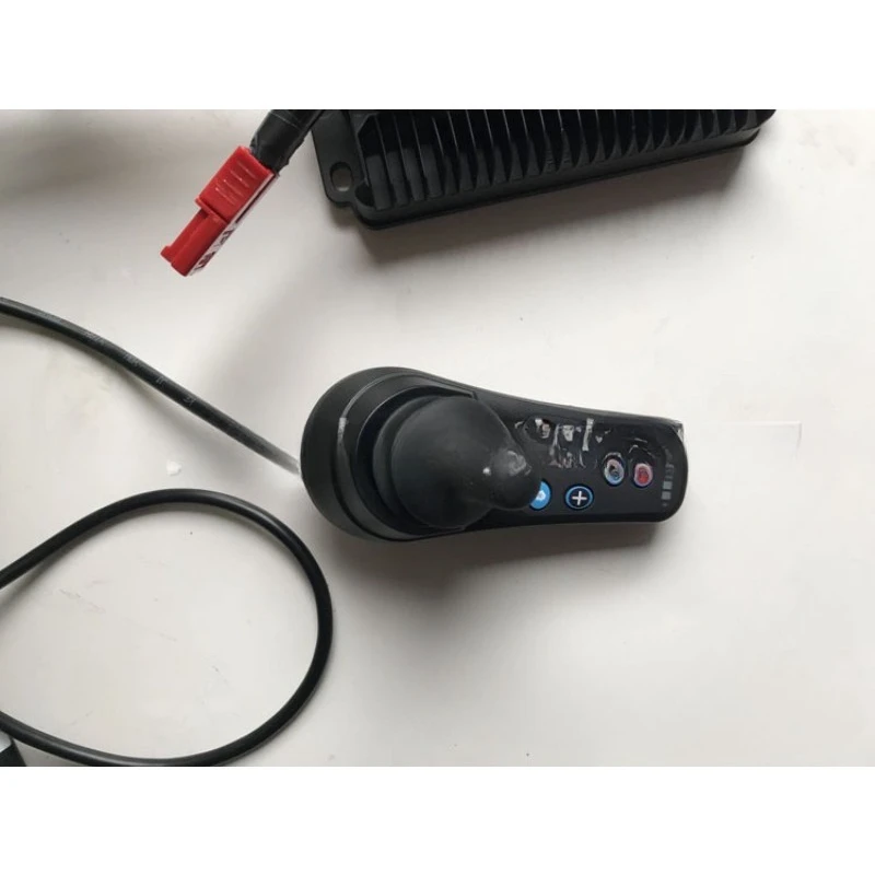 

Electric wheelchair accessories, brushed motor split controller