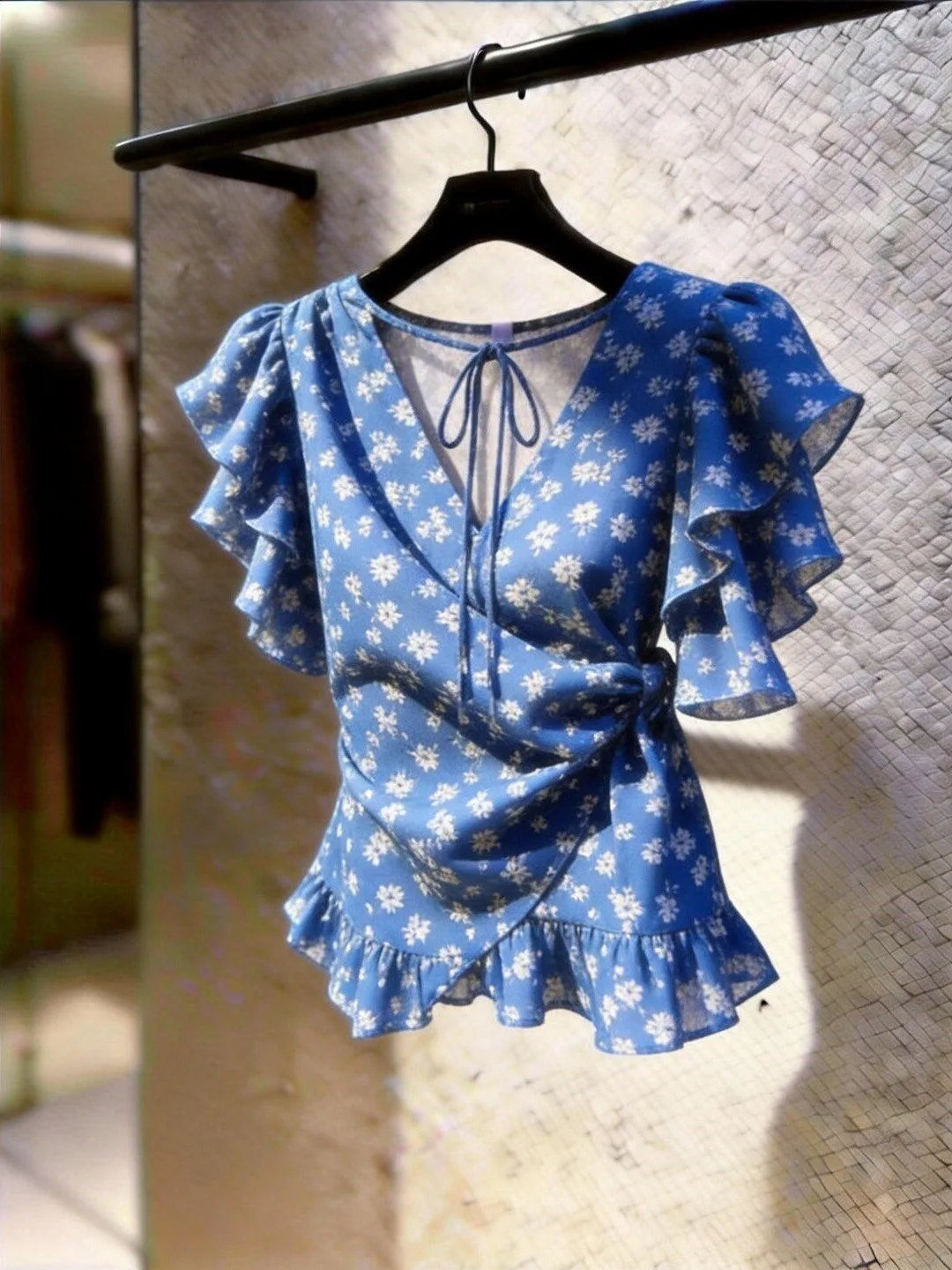 

Blue Floral Print Shirt Beautiful V-Neck Tunic Top with Pleated Sleeves Gentle Style Versatile Summer New Arrival Women's Fas...