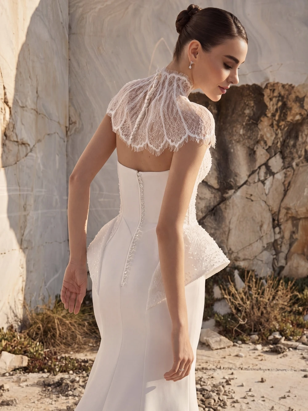 Vintage Mermaid Satin Wedding Dress With Lace Cape Elegant Delicate Beaded Sweetheart Neckline Bride Bridal Gown Customized