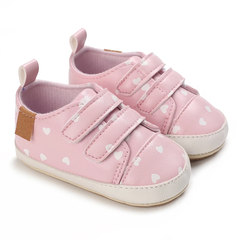 Scarpe da bambino ragazze cuore stampa Casual suola morbida antiscivolo bambini che camminano primi camminatori