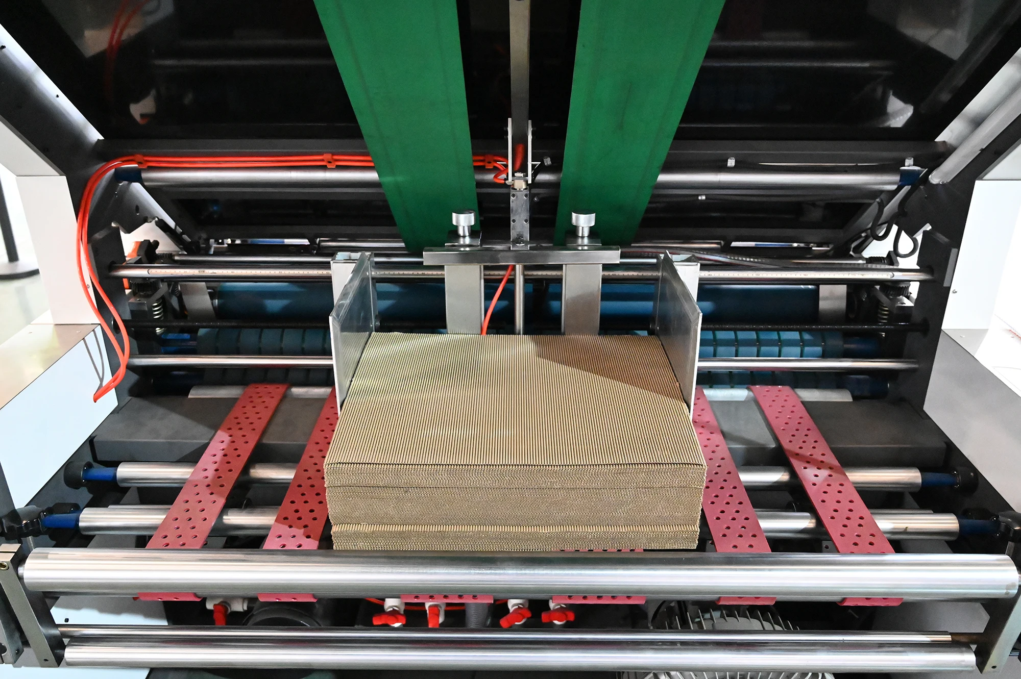 Servo Automatic Flute Laminating Machine For Cardboard And Corrugated Paper