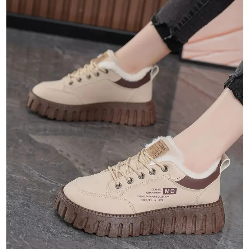 

Winter Fleece Casual Sports Shoes 2025 Thickened Warm Board Shoes Cotton Shoes for Girls And Teenagers
