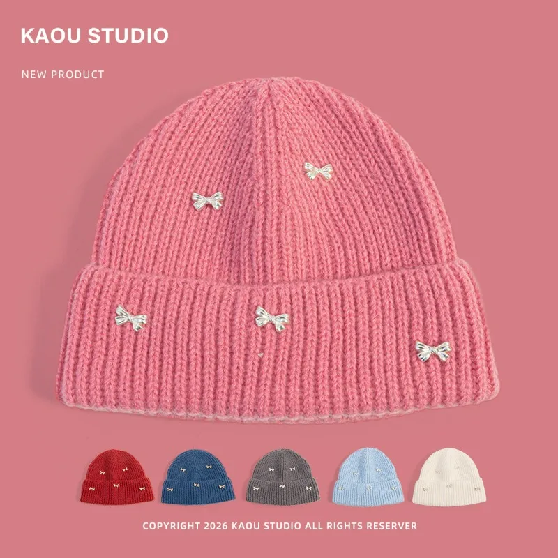 Neue, süße und niedliche Strickmütze mit Schleife, ideal für Herbst und Winter, warm, für Outdoor-Aktivitäten, zum Schutz der Ohren, als bequeme Mütze für Damen. – Detail 1