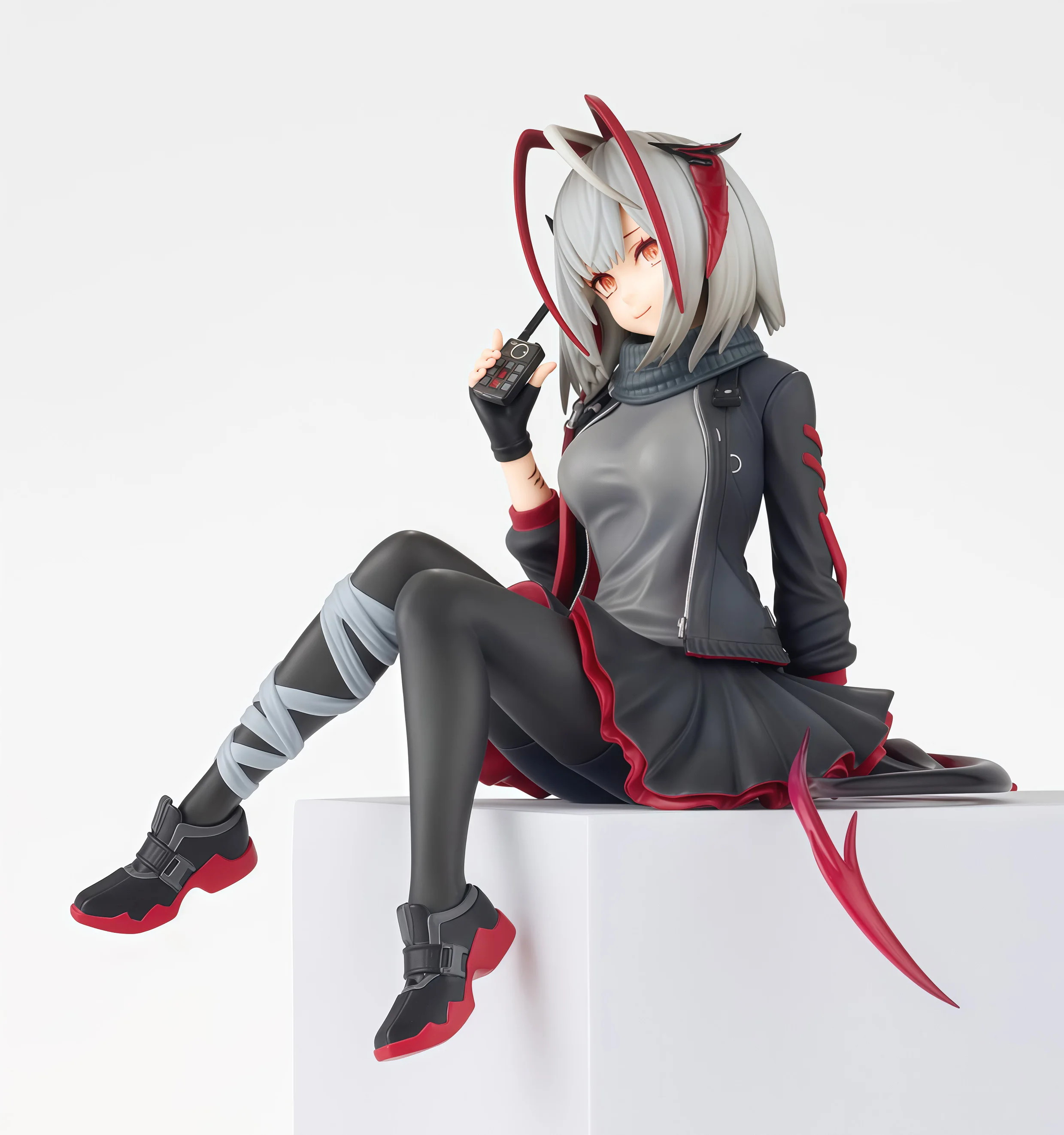 W Sitting Position Anime Game Peripheral Models, Trendy Toys, Anime Figurines, Table Decorations, and Birthday Gifts view 4