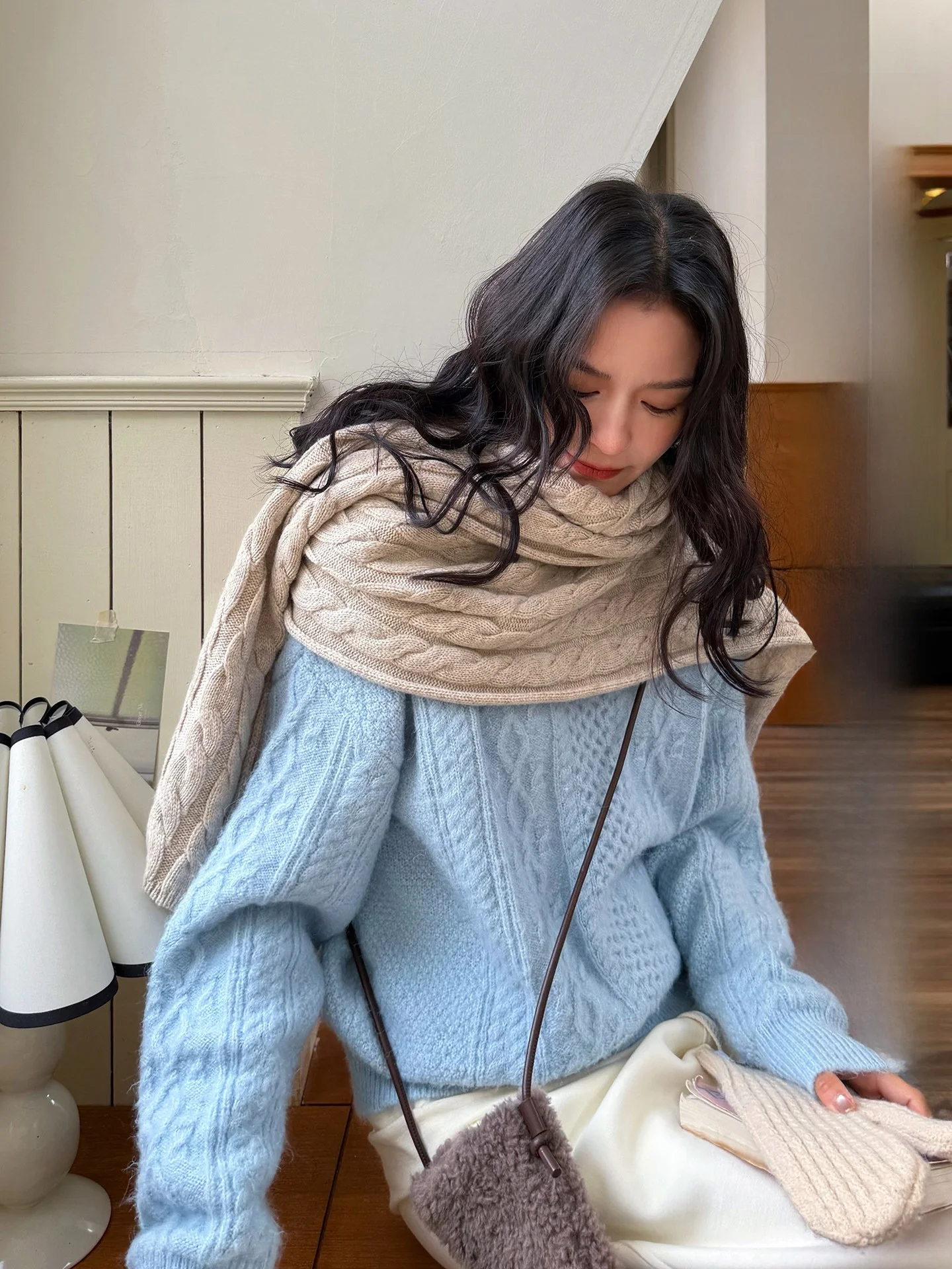 

Loose Blue Woolen Knitted Open Cardigan with Twist Design oulder Drop Sves Long Sve Women's Winter Sweater
